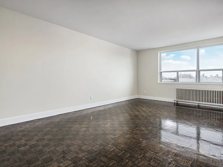 18 Skipton Ct — Photo 6