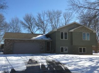 4810 Ranchview Ln N, Plymouth, MN 55446