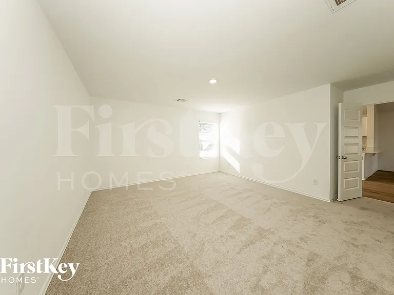421 Kale Rd — Photo 8