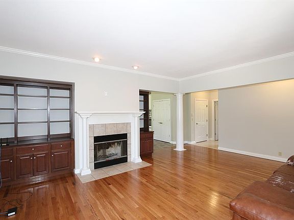 3rd image of 2820 Ashton Dr