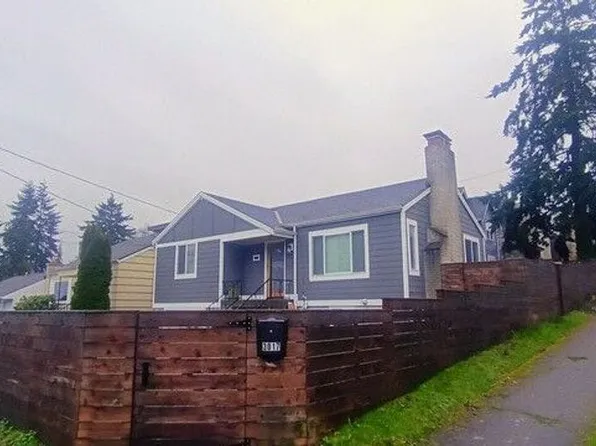 3017 W Government Way, Seattle, WA 98199