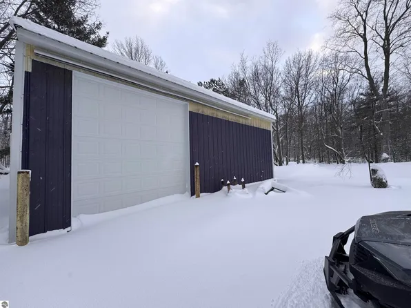 5123 W Fisher Rd, Ludington, MI 49431