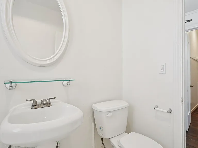 Wendover Apartments — Photo 16