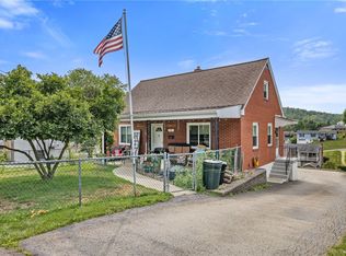 439 Gladden Rd, Canonsburg, PA 15317