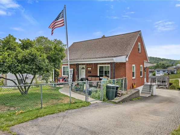 439 Gladden Rd, Canonsburg, PA 15317