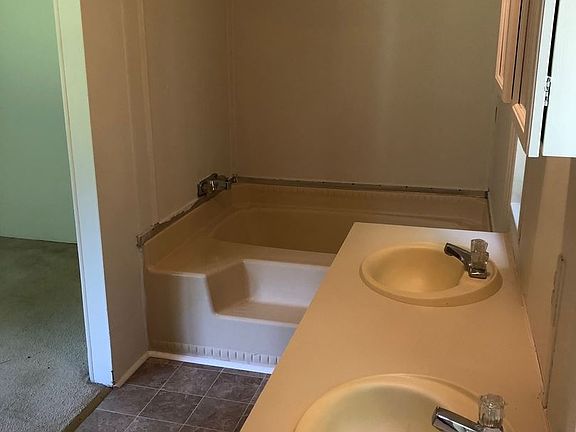 5th image of 480 Lee Road 799