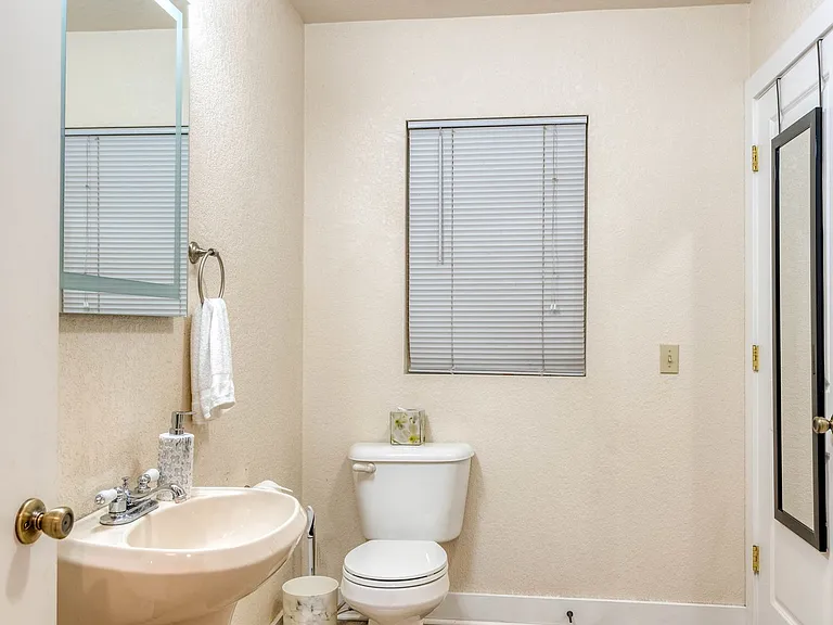 430 S Meridian Rd — Photo 24