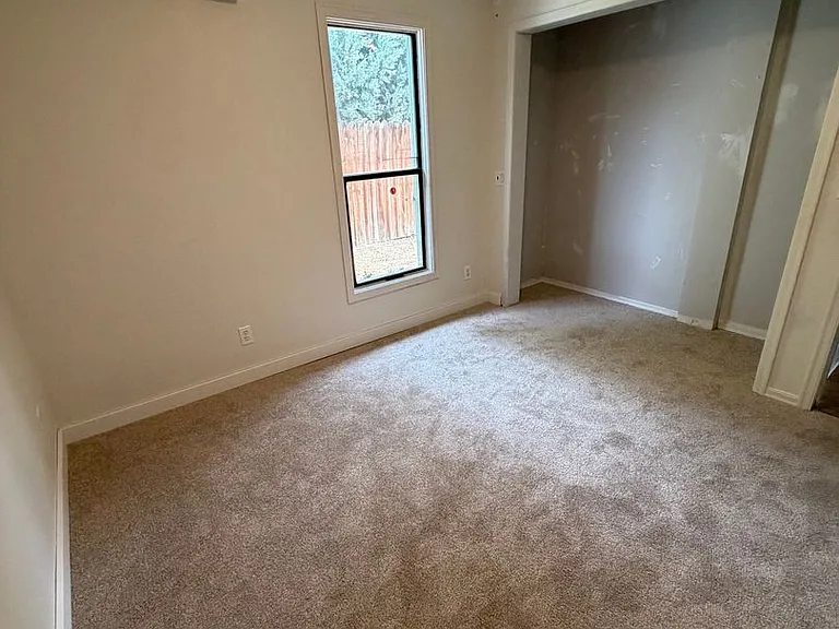 403 N Pacific St — Photo 18