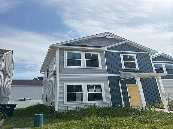 2nd image of 473 Auld Farm Cir