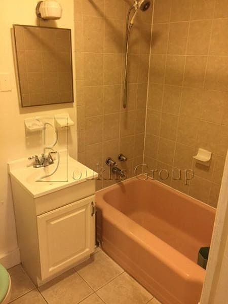 2nd image of 234 E 7th St APT 2RE
