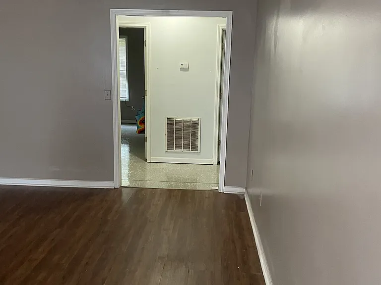 104 Townsley Ct — Photo 6