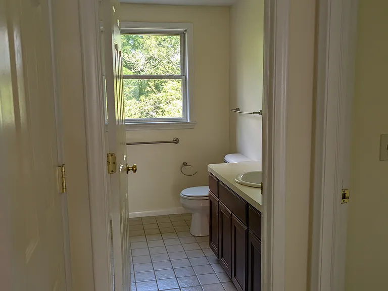 712-714 Berkshire Ln — Photo 4