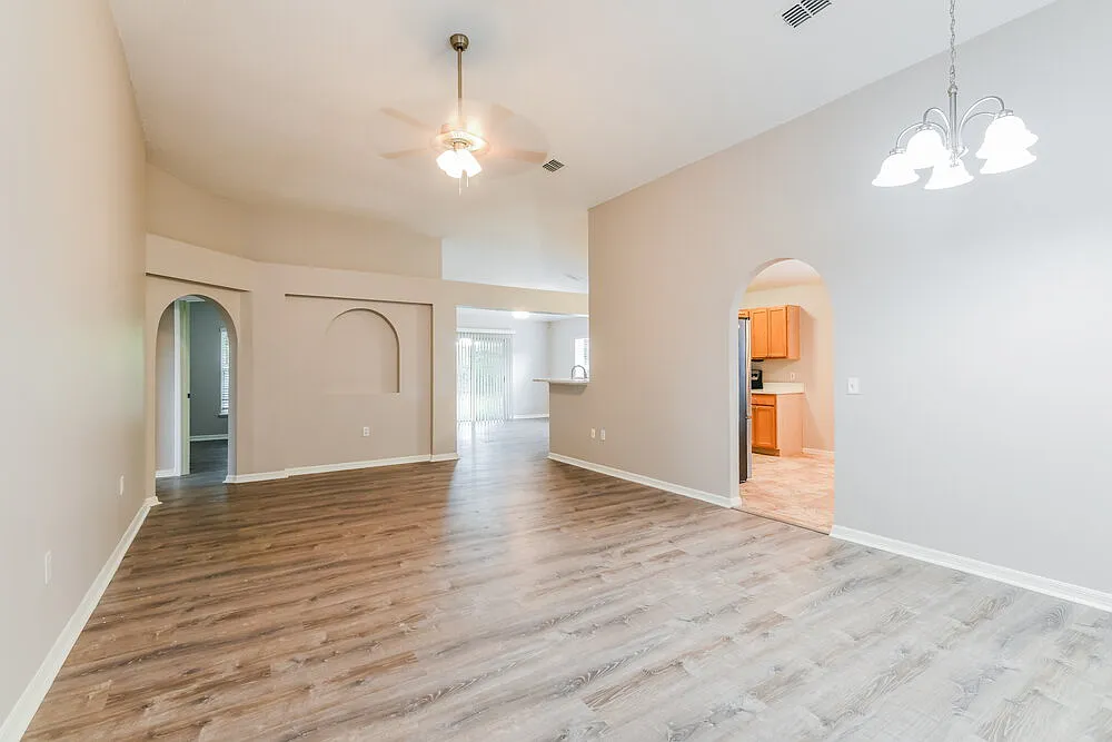 4 bed, 2.0 bath, 1874 sqft, $2,740 — Photo 3