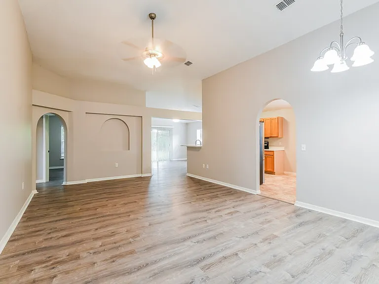 1117 Windy Bluff Dr — Photo 3