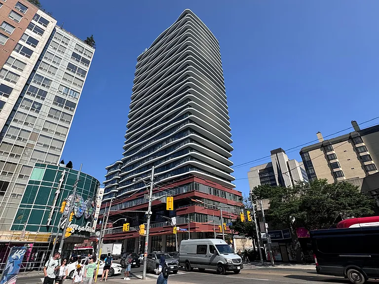 280 Dundas St W #2012 — Photo 26