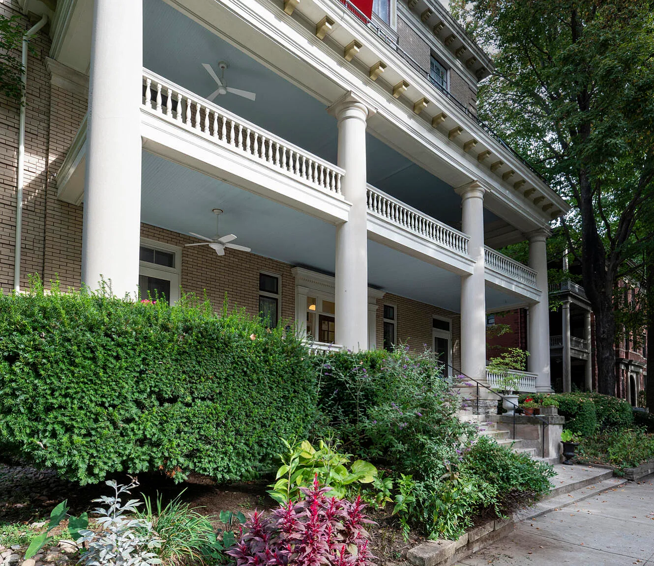 3 bed, 1.5 bath, 2000 sqft, $2,450 — Photo 3