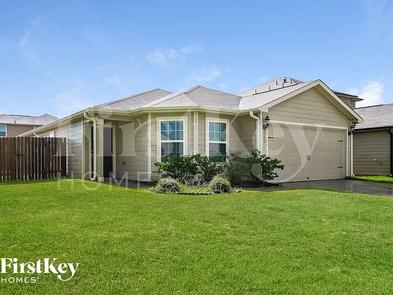 1001 Walnut Ln — Photo 1