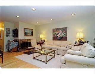 2nd image of 1934 Mission Hills Ln