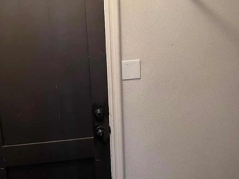 Closet for bedroom 1