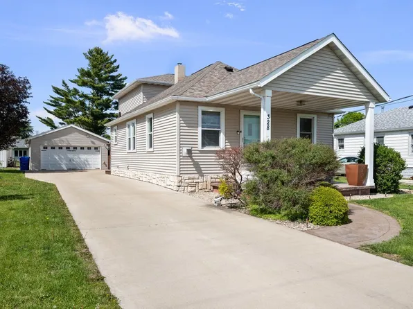 328 E South St, Kewanee, IL 61443