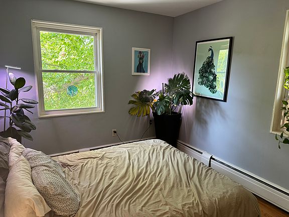 4th image of 704 Chaney Dr APT 6