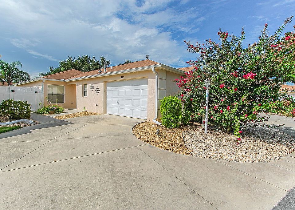 1st image of 928 Ehrhardt Pl