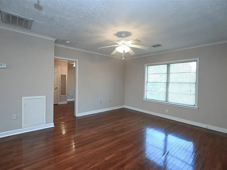 2003 McClendon St #4 — Photo 4