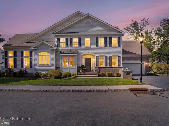 2nd image of 1 Riviera Ct