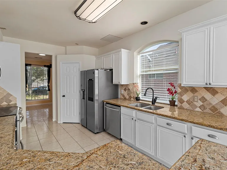 17531 Aspen Ridge Ct — Photo 14
