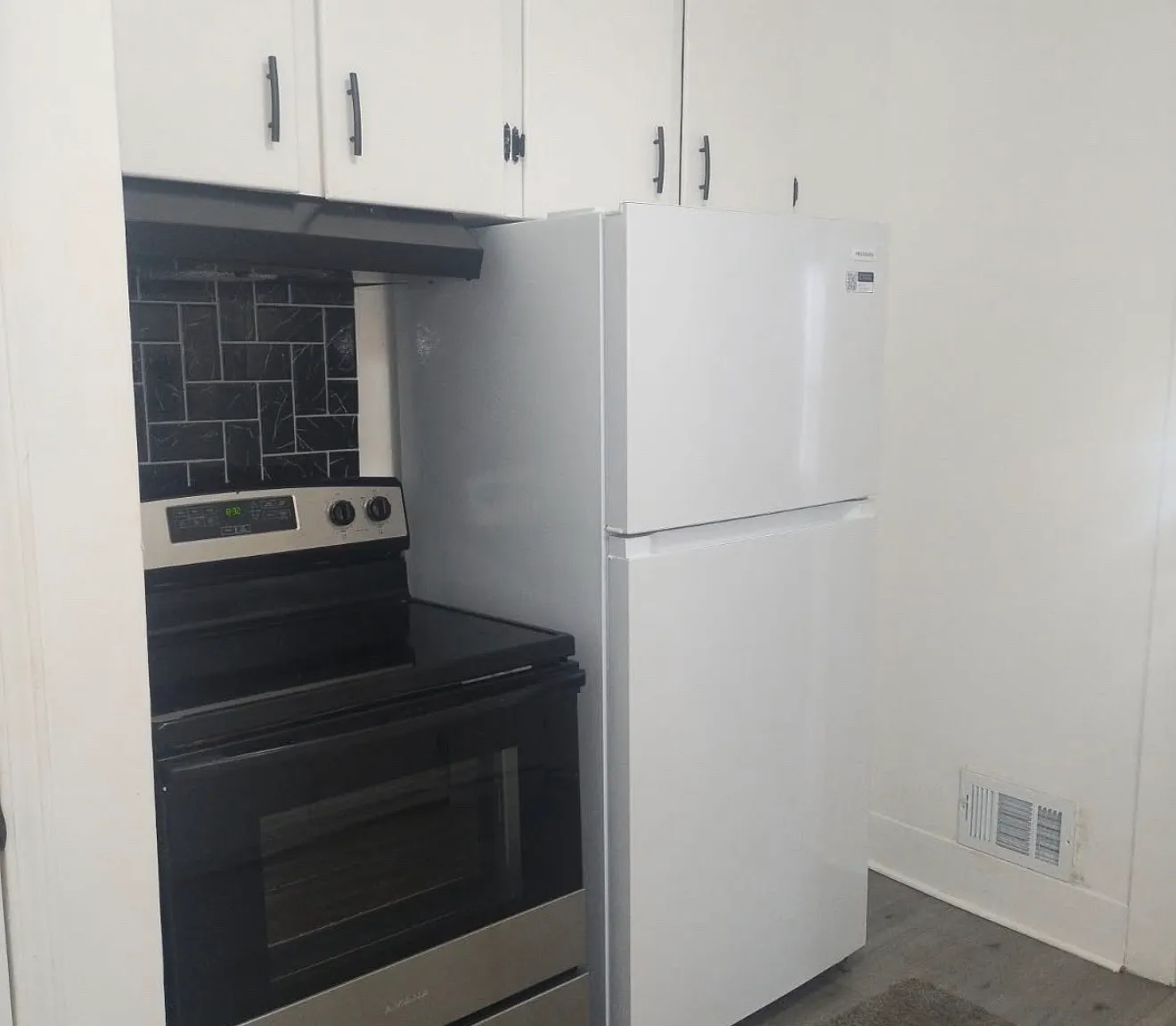 3 bed, 860 sqft, $1,150 — Photo 4