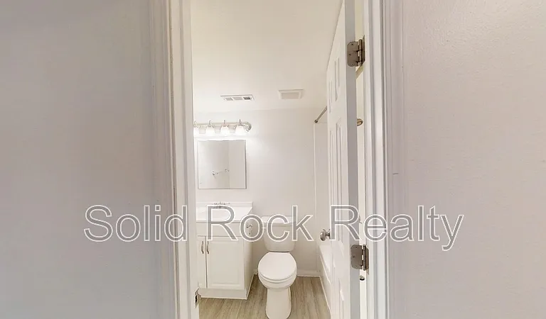 6340 Lange Dr — Photo 15