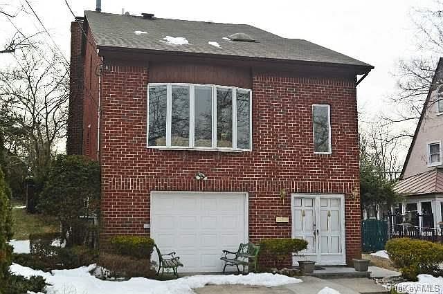 1st image of 242-14 Barrows Court