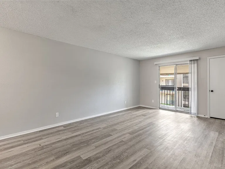 Union Point Apartments — Photo 10