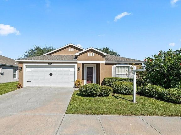 2nd image of 2747 Deercroft Dr