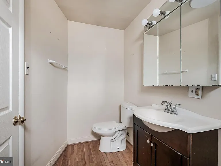 937 Christian St #2B — Photo 8