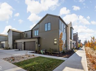 1679 Coach Dr, Westfield, IN 46074