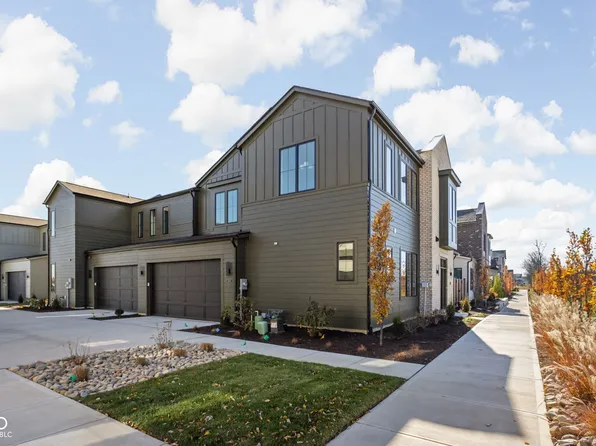 1679 Coach Dr, Westfield, IN 46074