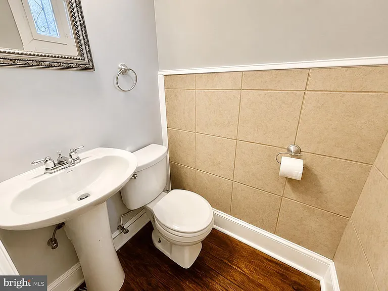 2503 Carpenter St — Photo 16