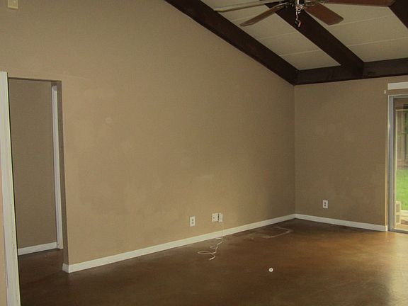 3rd image of 2104 Grant Pl APT 8