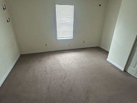 5th image of 720 E Lincoln Trail Blvd #7