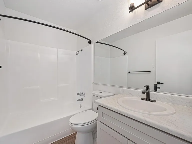 The Redwoods Apartments — Photo 21