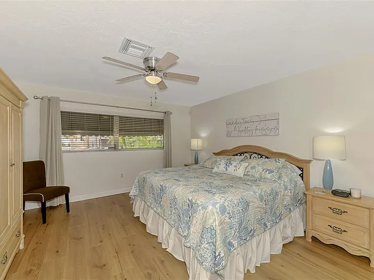 4946 Commonwealth Dr — Photo 30