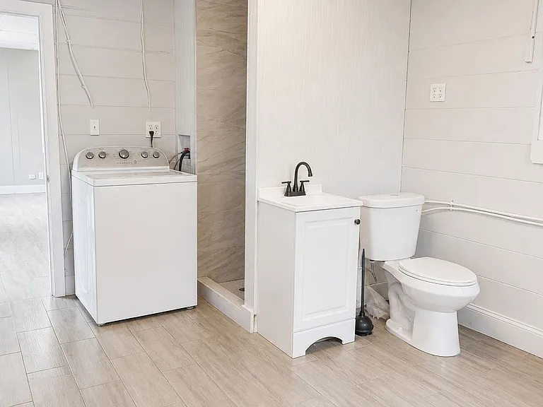 7702 Arezzo Ave — Photo 12