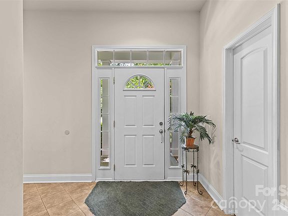 3rd image of 2603 Clover Rd NW