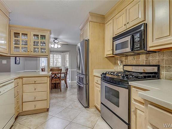 4th image of 4729 Woodland Hills Dr