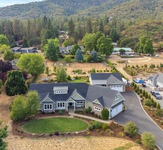 305 Fairfield Dr, Jacksonville, OR, 97530