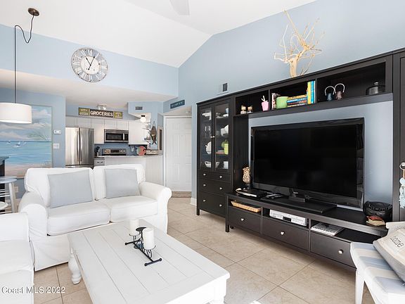 5th image of 1999 Island Club Dr APT 31