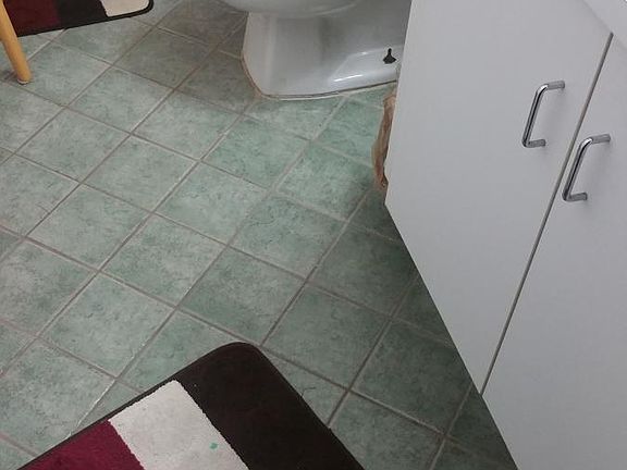 Full bathroom 2