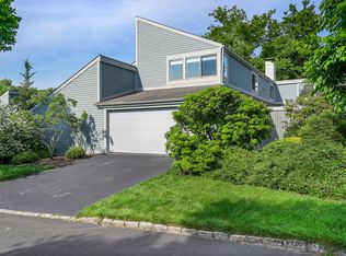 106 Harvest Cmns #106, Westport, CT 06880