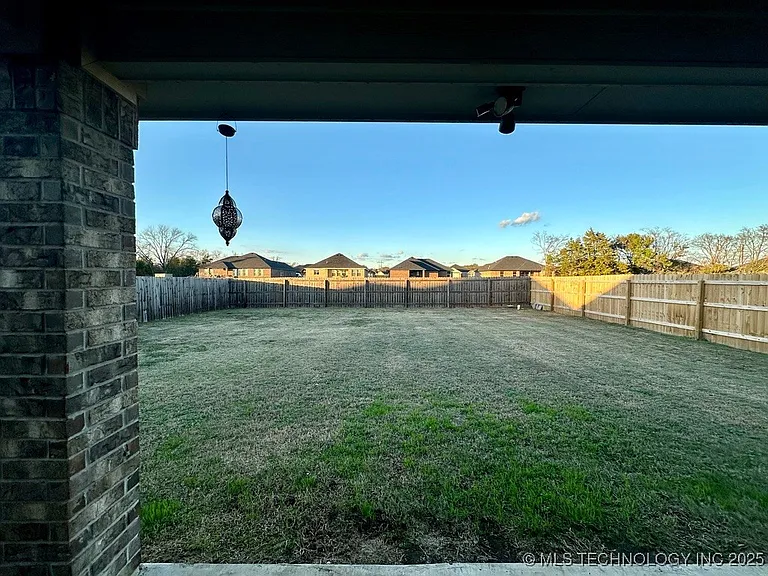 3608 Prairie Xing — Photo 35